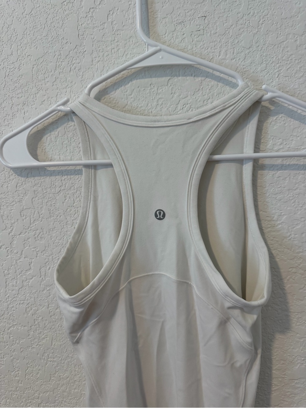 lululemon athletica Tank - Picture 2 of 2